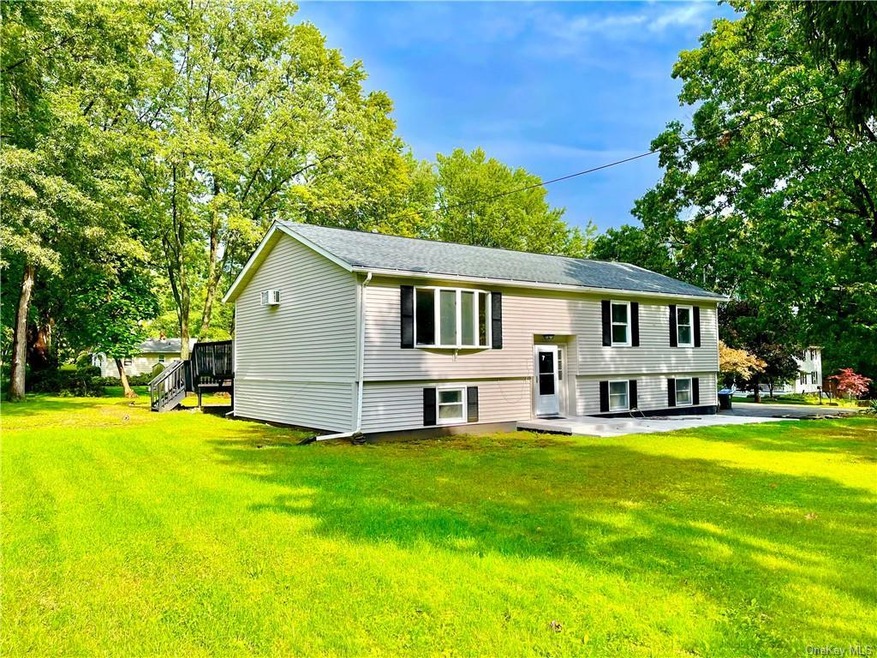 7 Ridgeview Dr, Newburgh, NY 12550 - photo 1