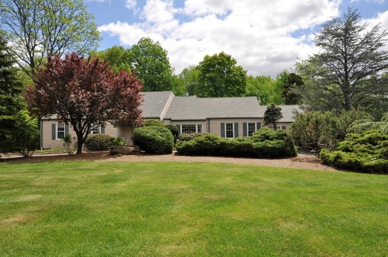10 Laurie Ct, Scotch Plains, NJ 07076 - photo 1
