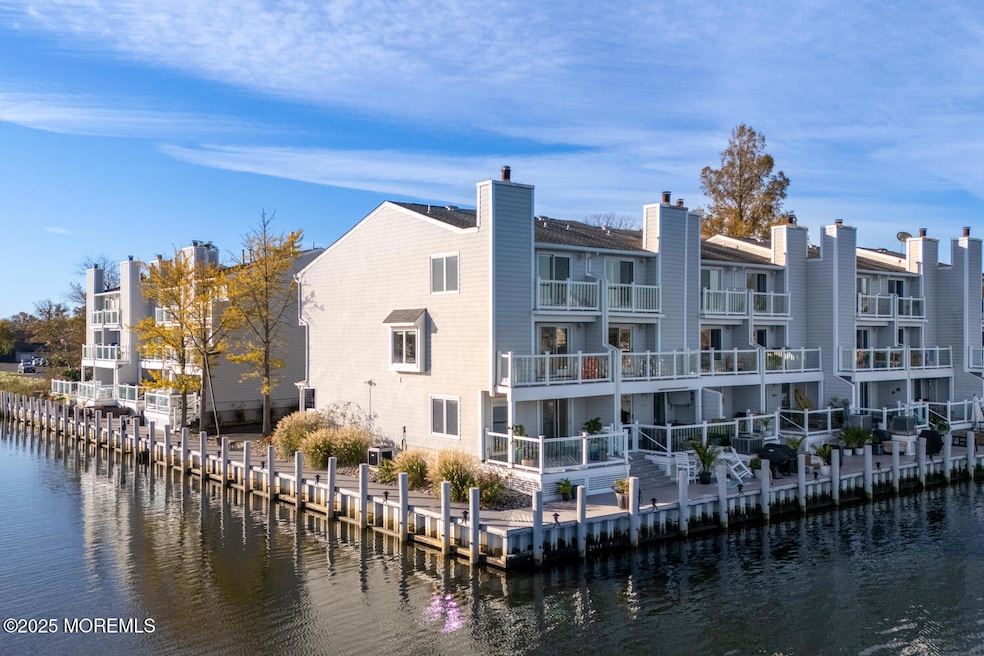 Sold $839,900 • Co-Listing Agent