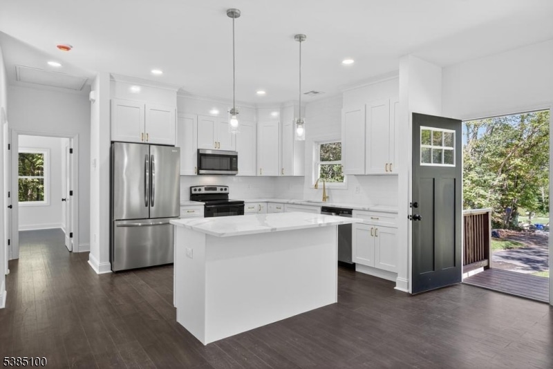 903 Aspen Ct, Newton, NJ 07860 - photo 1