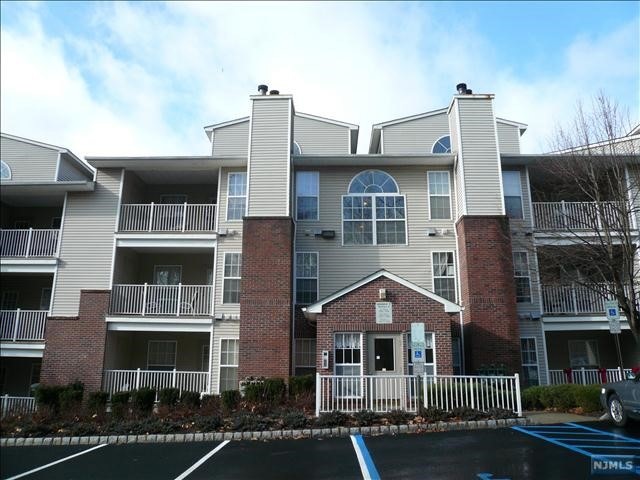 2207 Schindler Ln, Wayne, NJ 07470 - photo 1