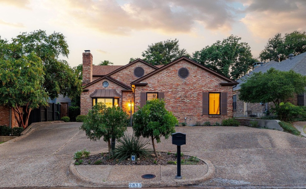 2833 Lawtherwood Place, Dallas, TX 75214 - photo 1