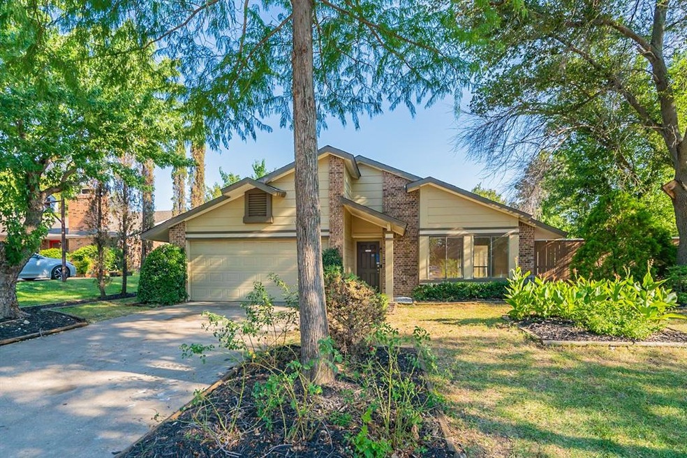 2204 Sequoia Ln, Bedford, TX 76021 - photo 1