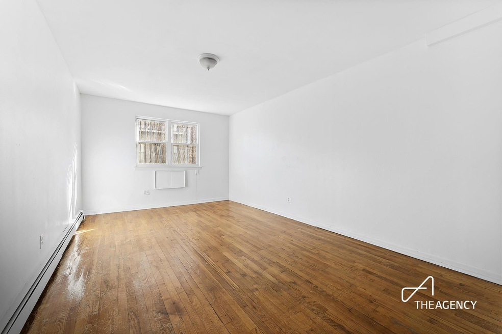 31-79 43rd St unit 1, Long Island City, NY 11103 - photo 1