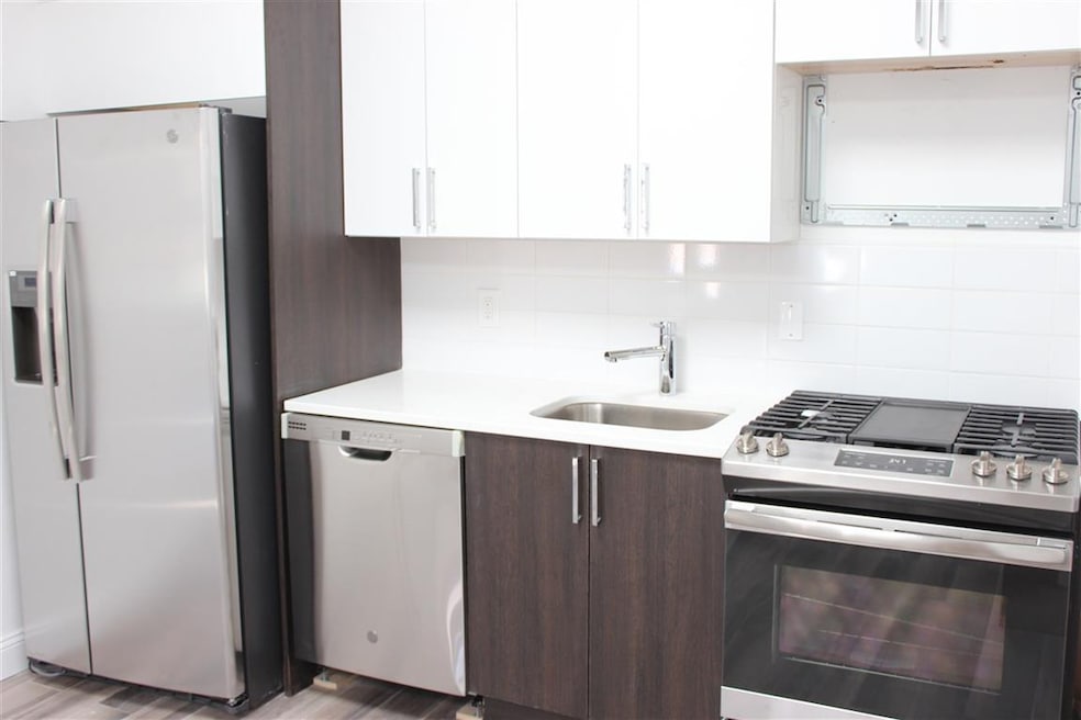 190 Congress St unit 2L, Jersey City, NJ 07307 - photo 1