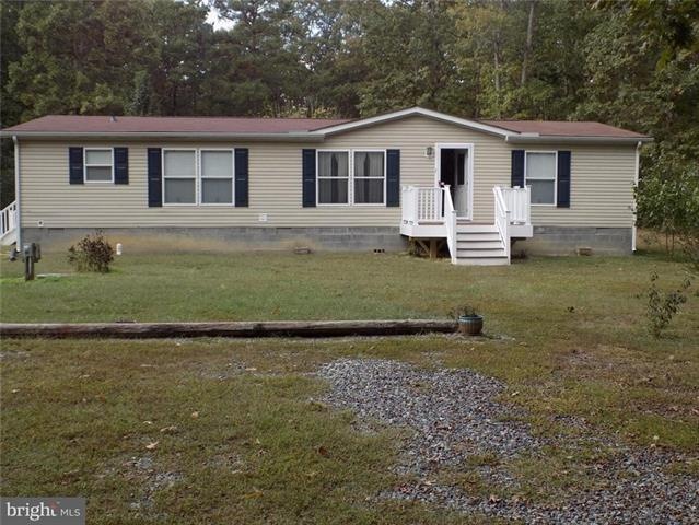 18028 Deere Trac Ln, Ruther Glen, VA 22546 - photo 1