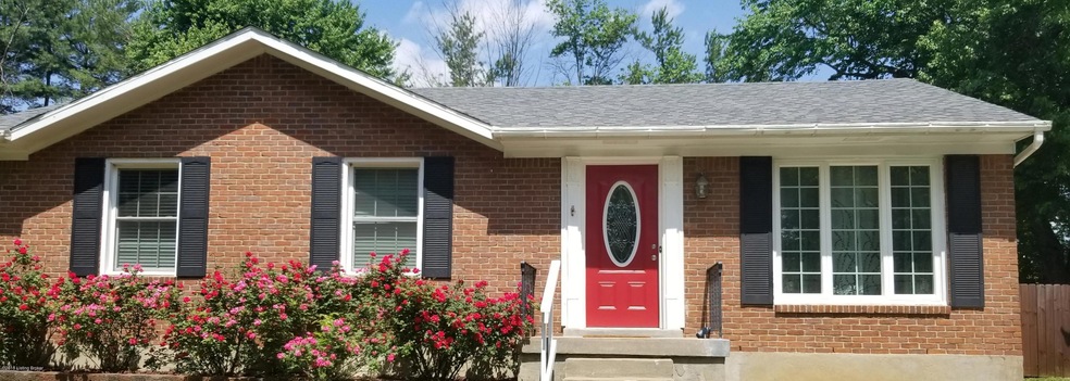 9012 Lantana Dr, Louisville, KY 40229 - photo 1