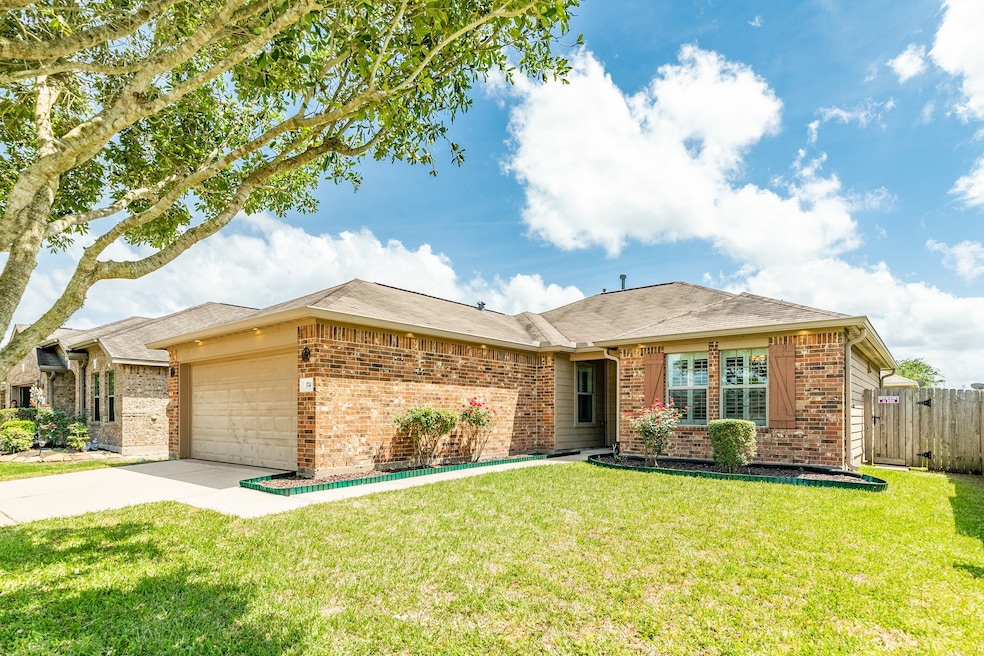 374 De Coster Blvd, Alvin, TX 77511 - photo 1