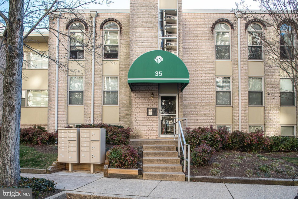 35 Canterbury Square unit 302, Alexandria, VA 22304 - photo 1