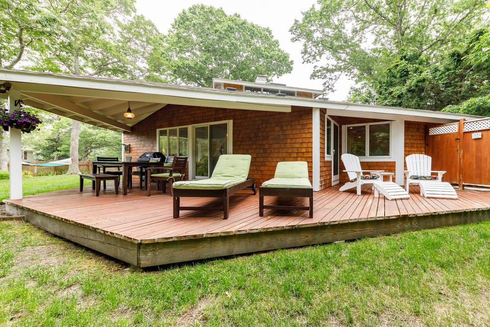 14ByTheGreenWayMashpee-1958