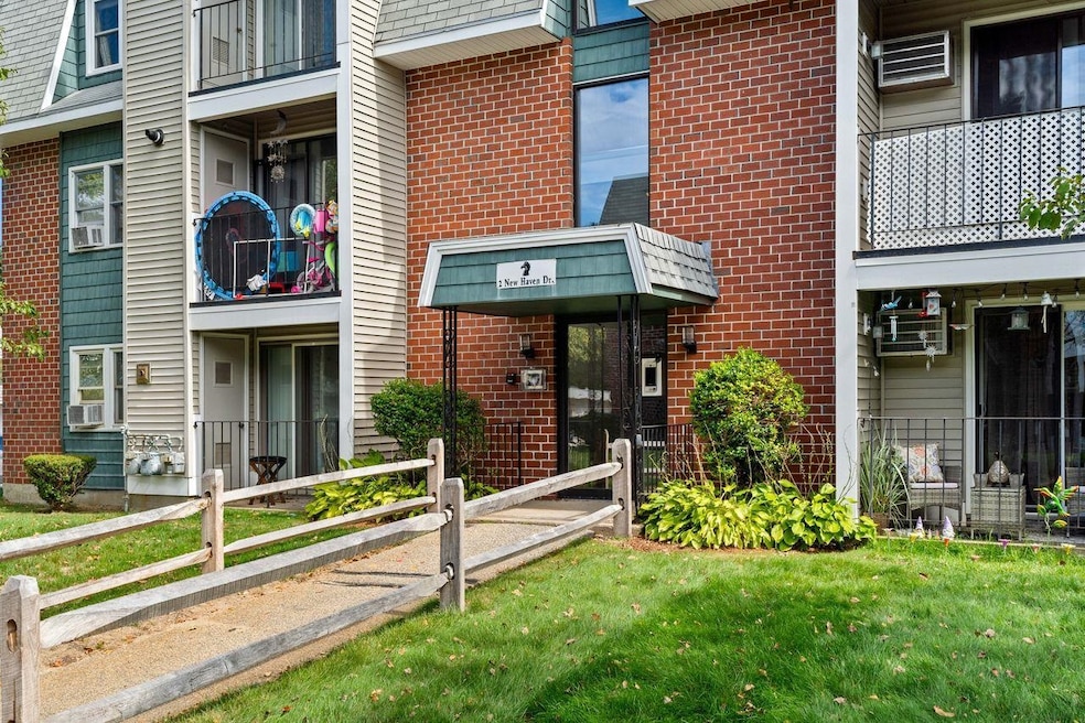 Welcome to Knightsbridge Arms Condominiums