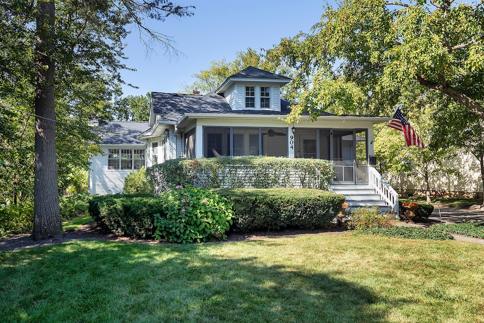 904 Forest Ave, Deerfield, IL 60015 - photo 1