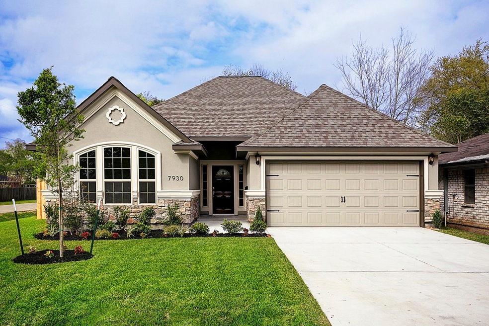 7305 Hoffman St, Houston, TX 77028 - photo 1