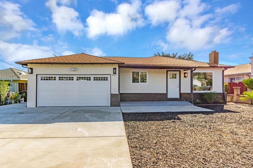 Sold $1,175,000 • Co-Listing Agent