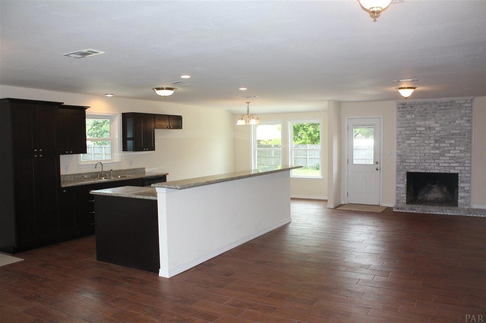 7333 Dahlia Dr, Pensacola, FL 32526 - photo 1