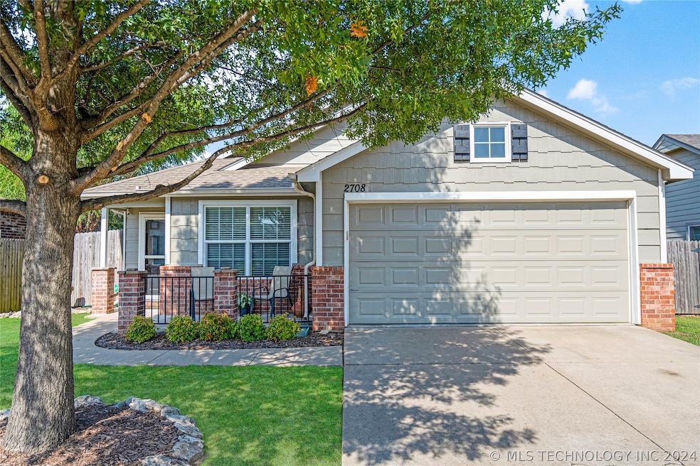 Charming, well-maintained home in a prime Broken A