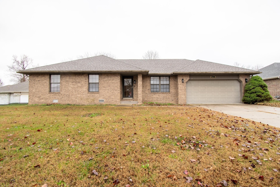 616 E Southeast Hills Ct, Nixa, MO 65714 - photo 1