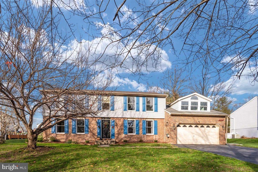 5555 Hunting Horn Dr, Ellicott City, MD 21043 - photo 1