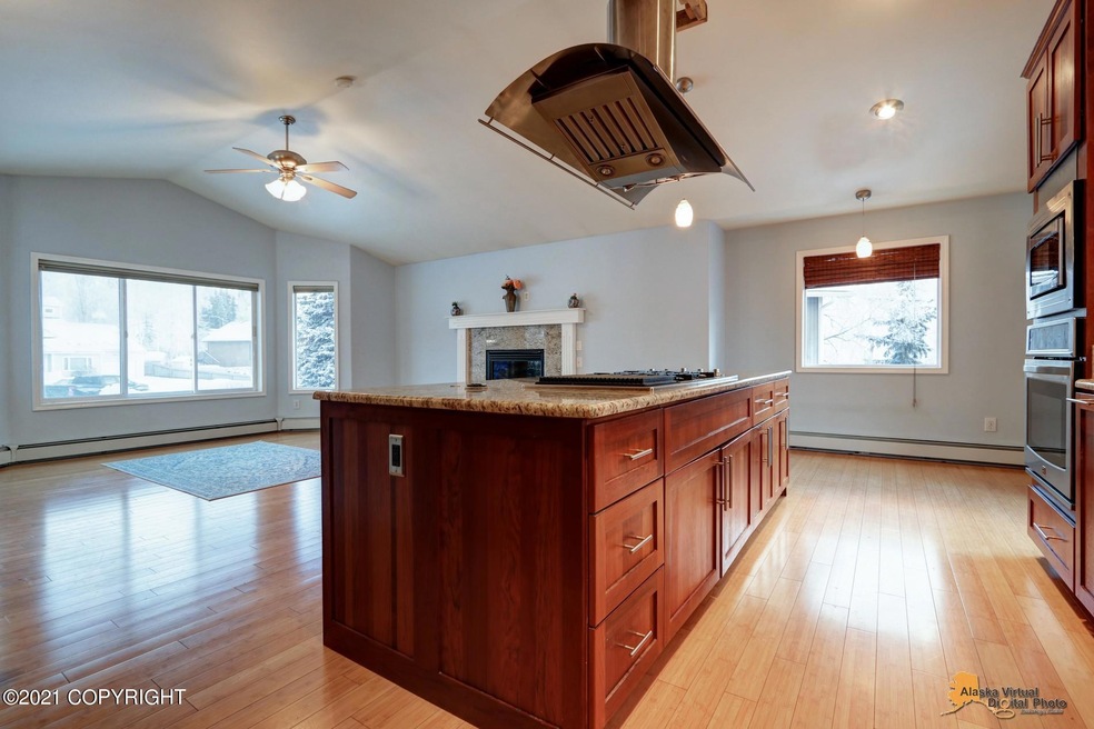 Lovely Space for Entertaining!