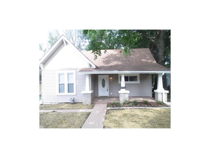 407 9th St, Osawatomie, KS 66064 - photo 1