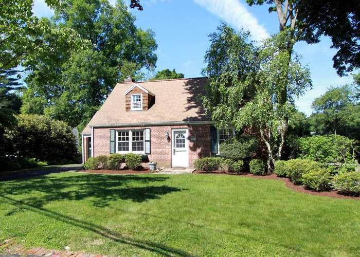 10 Edward Place, Old Greenwich, CT 06870 - photo 1