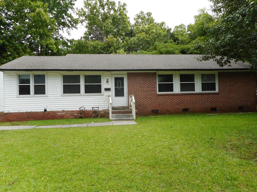 618 Henderson Dr, Jacksonville, NC 28540 - photo 1