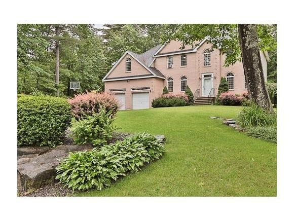 1 Hyde Park Cir, Londonderry, NH 03053 - photo 1