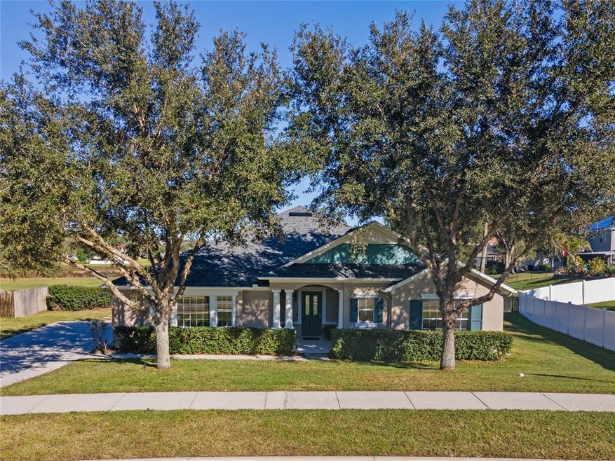 Mature oak trees welcome you to 2583 Grassmoor Loo