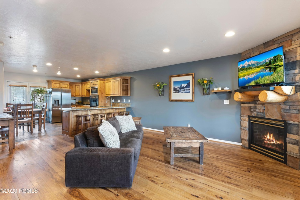 001_Living Room
