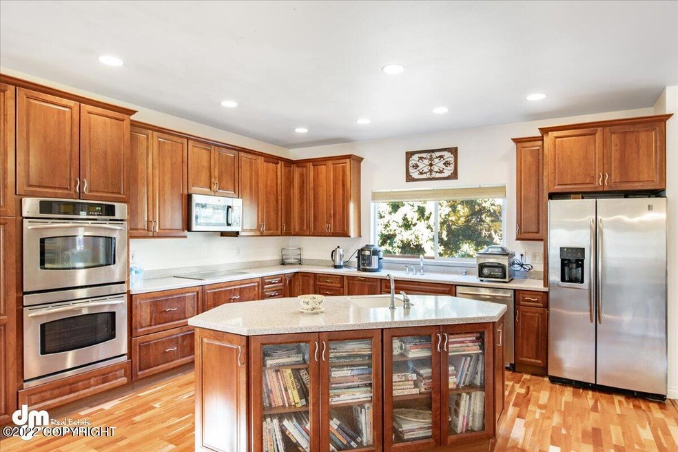 11-Kitchen_ELI03128-HDR-Edit