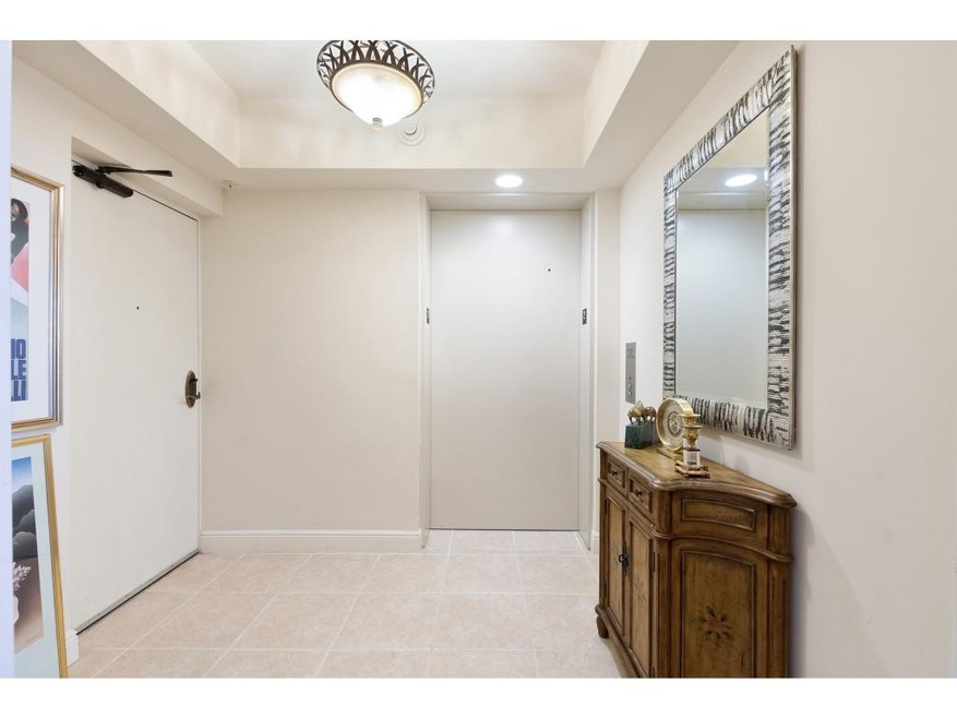PRIVATE ELEVATOR FOYER