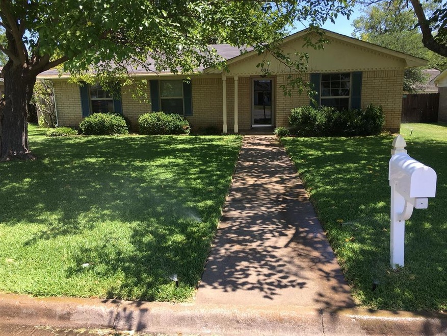 834 Starlight Dr, Sherman, TX 75090 - photo 1