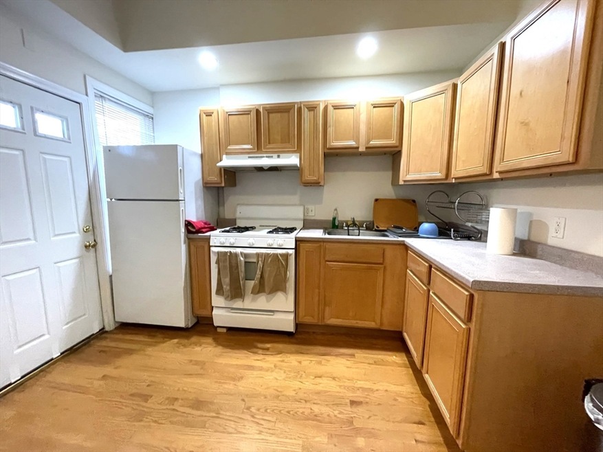 1 Cedar Square unit 1, Cambridge, MA 02140 - photo 1