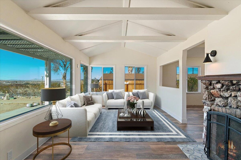 04-LR w virtual staging