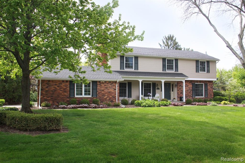 892 Satterlee Rd, Bloomfield Hills, MI 48304 - photo 1