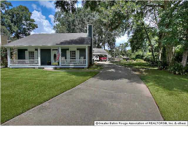 View of front of home.