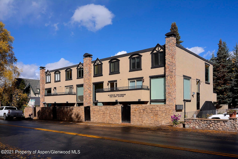 8 Riverside_01 exterior