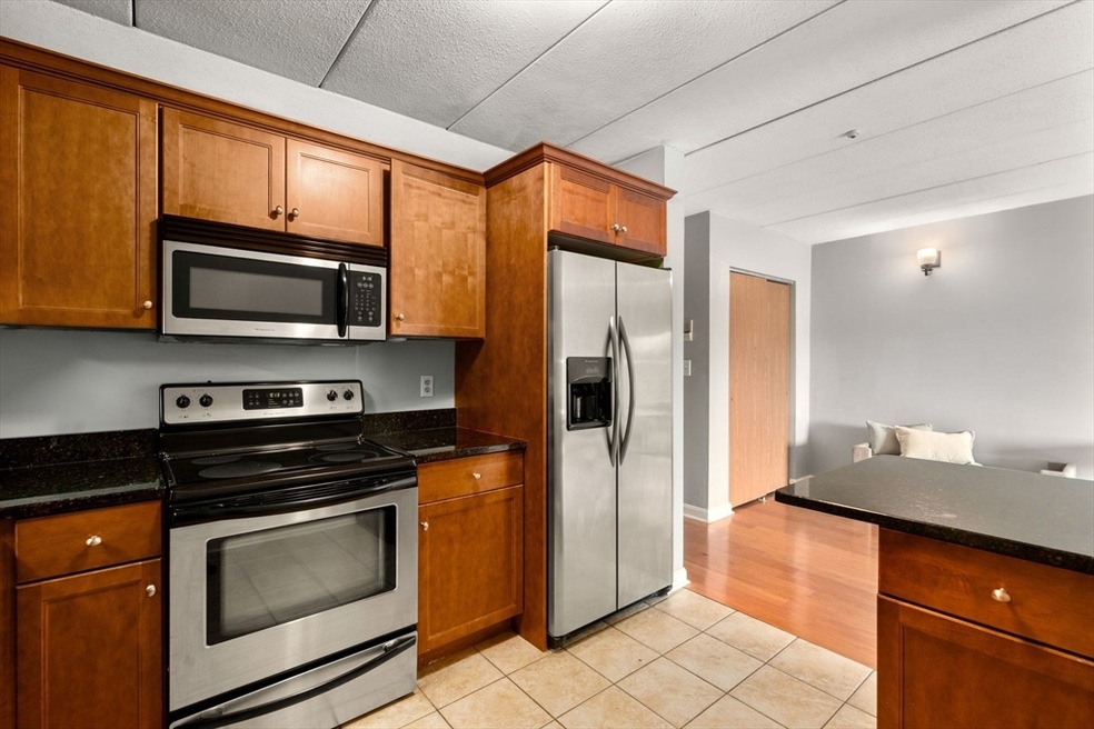 133 Franklin St unit 502, Stoneham, MA 02180 - photo 1