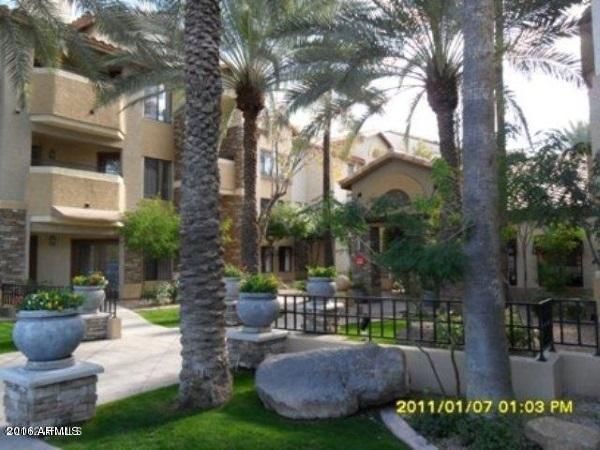 courtyard_views