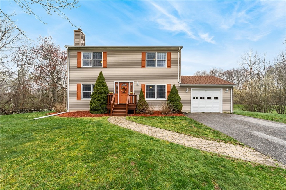 14 Strawberry Ln, Warren, RI 02885 - photo 1