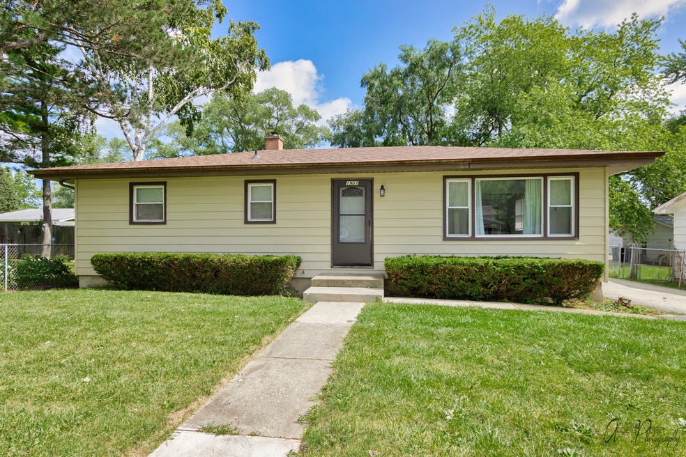 1907 Jethro Ave, Zion, IL 60099 - photo 1