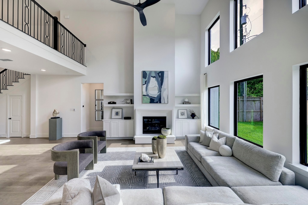 1733 Ronson Rd, Houston, TX 77055 - photo 1