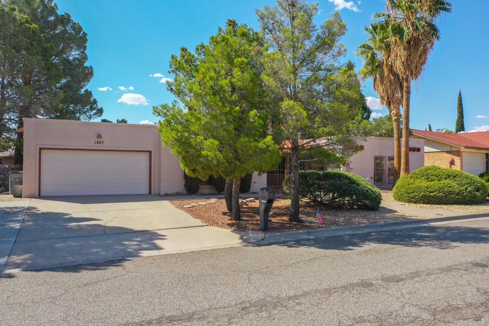 1627 Common Dr, El Paso, TX 79936 - photo 1