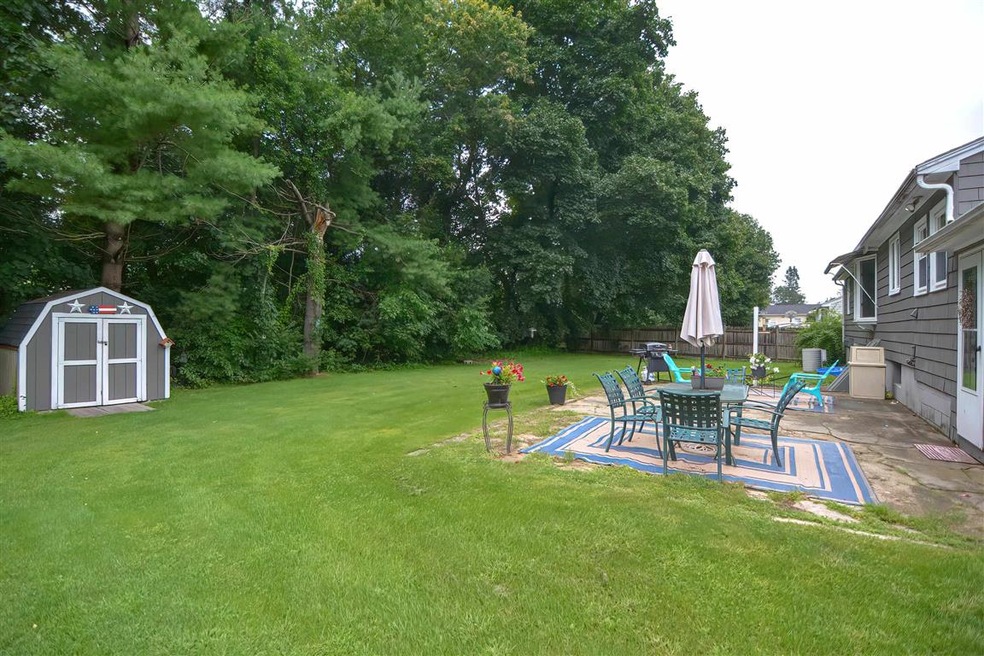 17 Henderson Cir, Salem, NH 03079 - photo 1