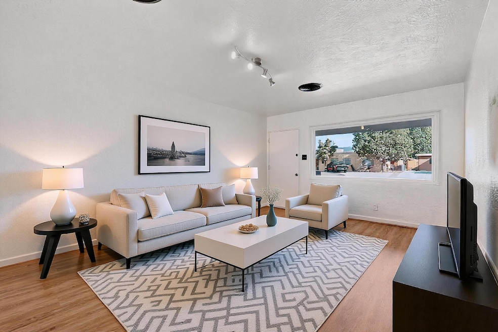 2133 Madeira Dr NE, Albuquerque, NM 87110 - photo 1