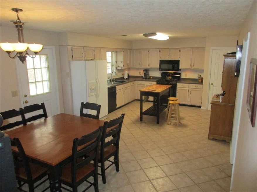 40 Kathy Ct, Canton, GA 30114 - photo 1