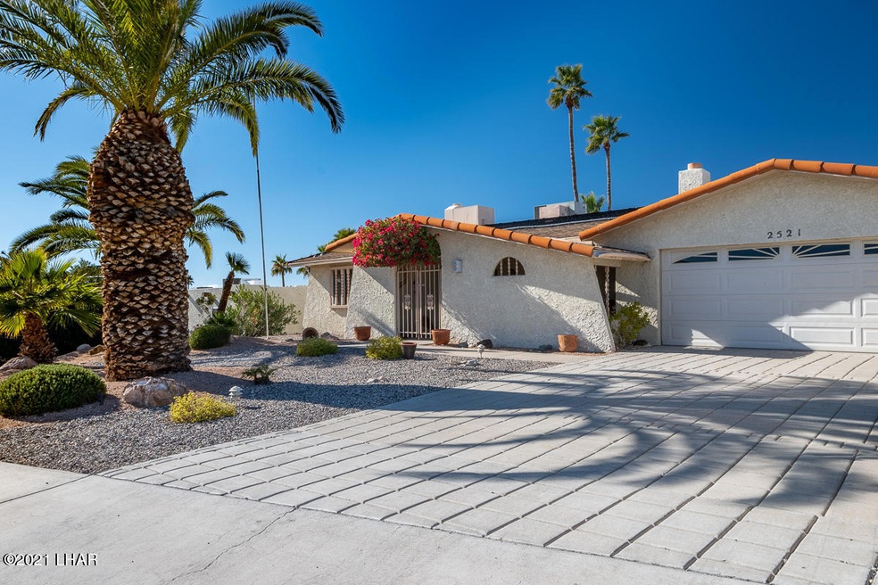 MICHELLE_2521DaytonaAve-3