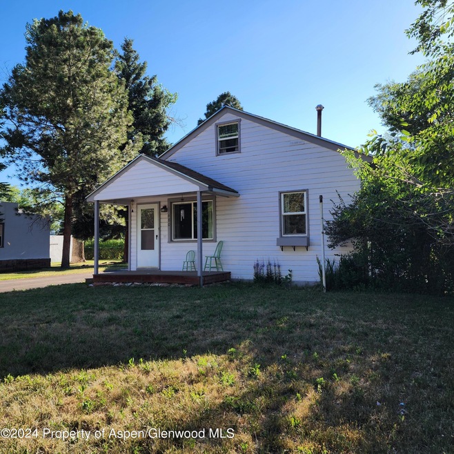 680 Ranney St, Craig, CO 81625 - photo 1