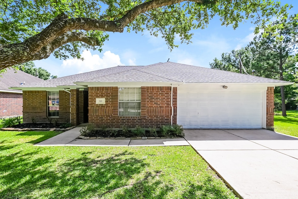 521 Cedar Ave, League City, TX 77573 - photo 1