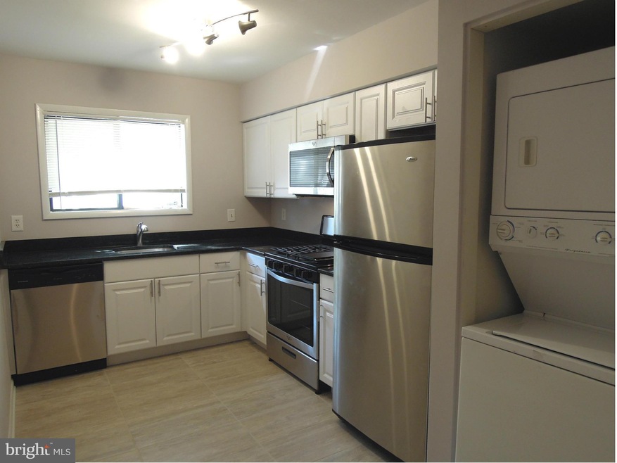 2704 Dartmouth Rd unit 5, Alexandria, VA 22314 - photo 1